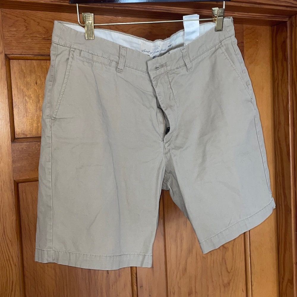 H&M Logg Khaki Shorts